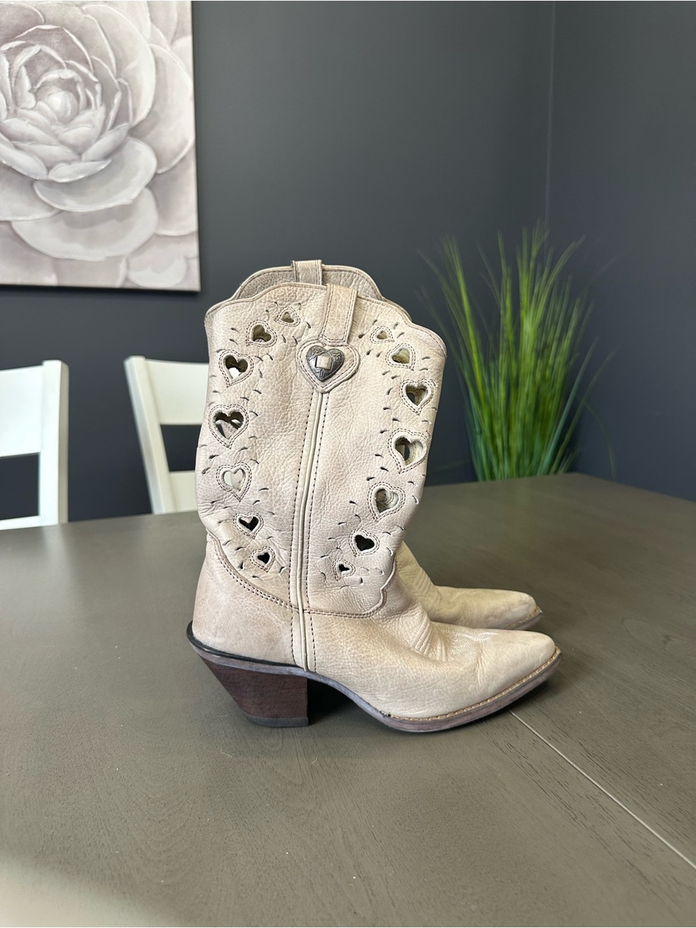 Crush heart boots. Worn about 3 times. Good condition. Smoke free home. Size 6.